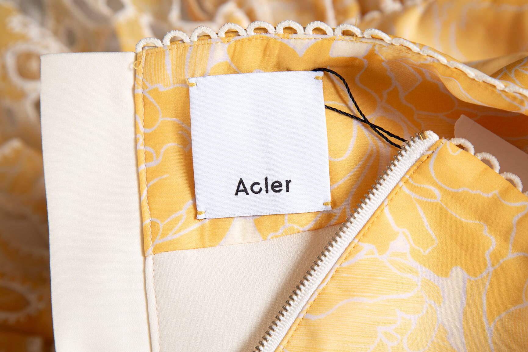 Acler Yellow Ruffle Front Embroidered Skirt SZ 6 - Image 4