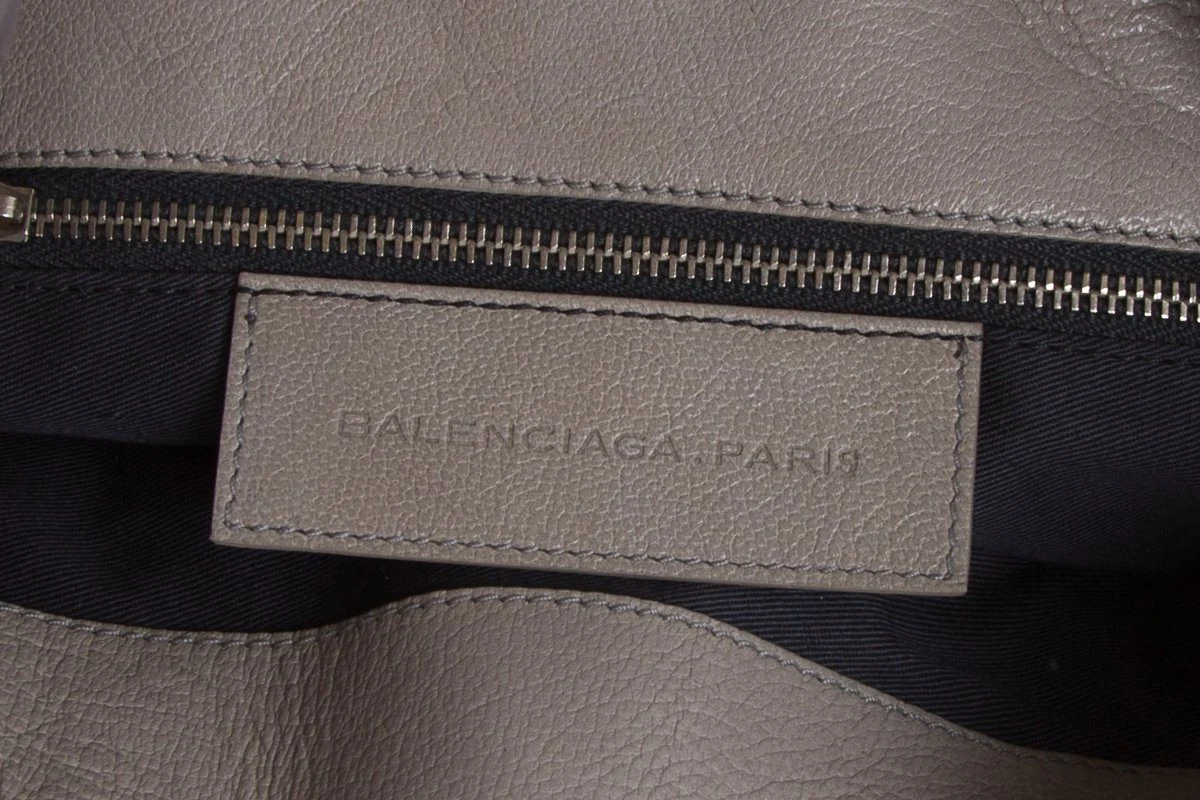 Balenciaga Gray Cherche Bag - Image 11
