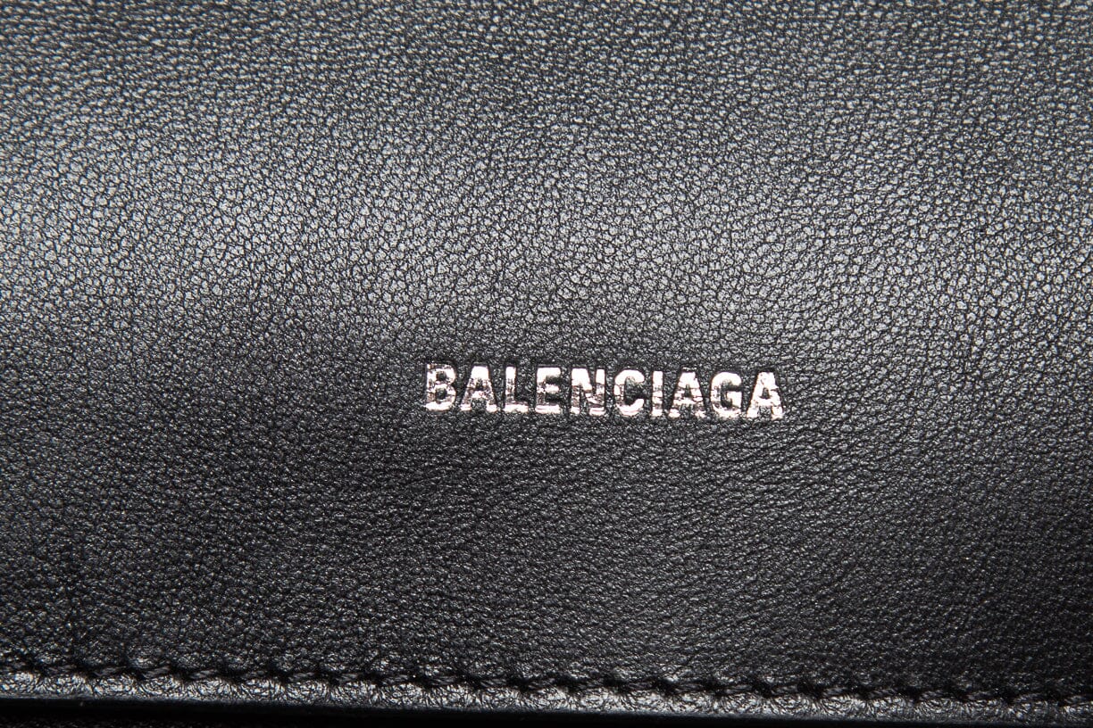 Balenciaga Silver Wrinkled Leather Downtown Bag - Image 6