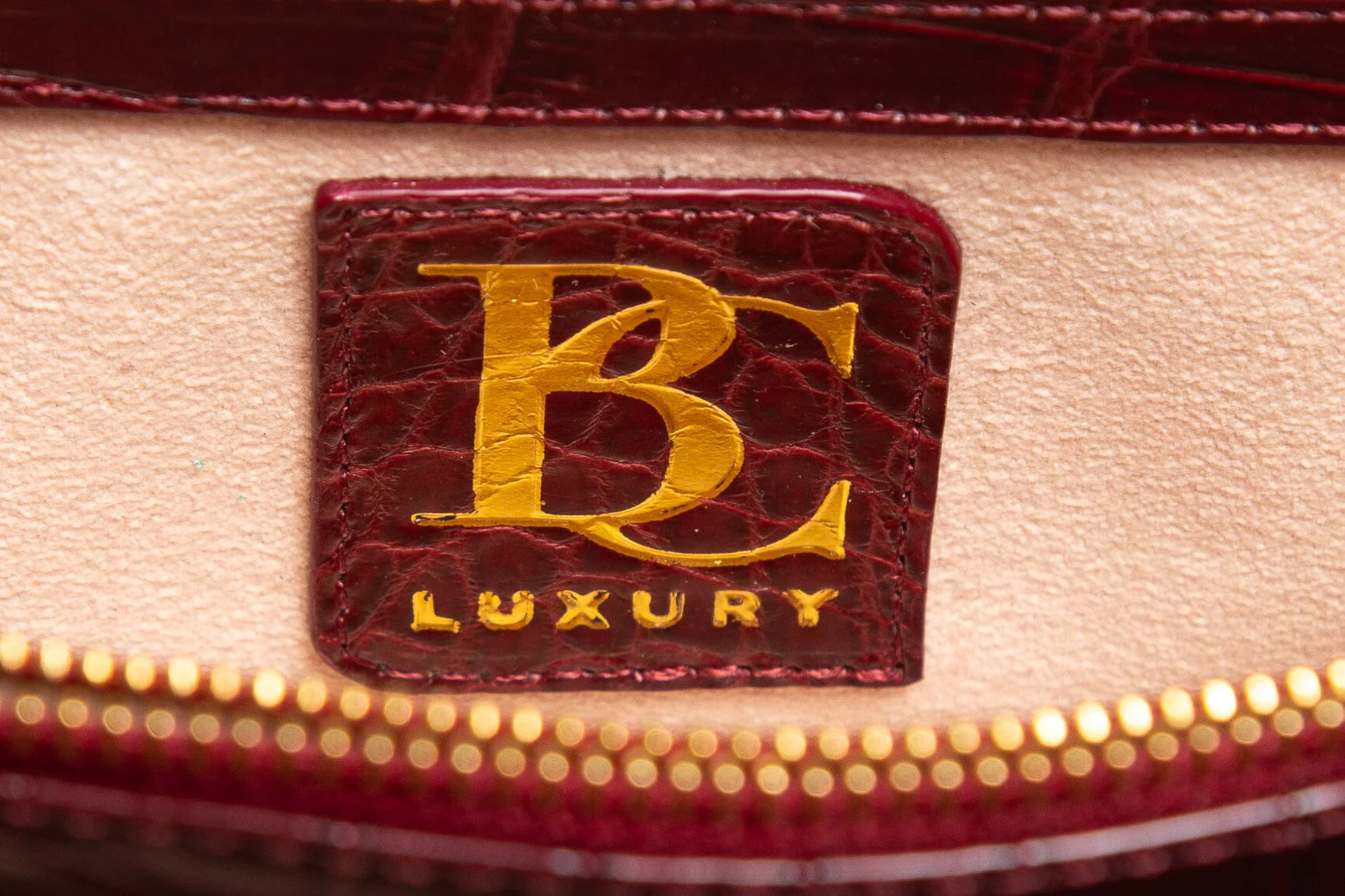 BC Luxury Red Crocodile Shoulder Bag - Image 7