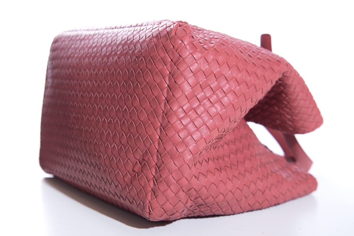 Bottega Veneta Salmon Handbag - Image 8