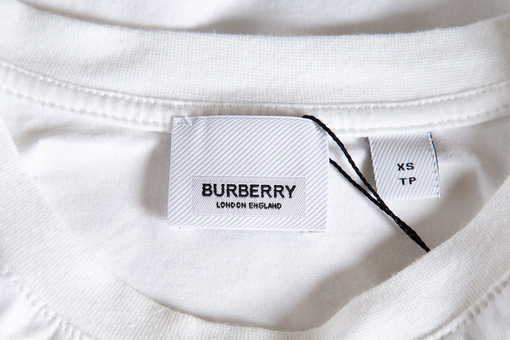 Burberry White Deer Graphic T-Shirt SZ XS - Image 4