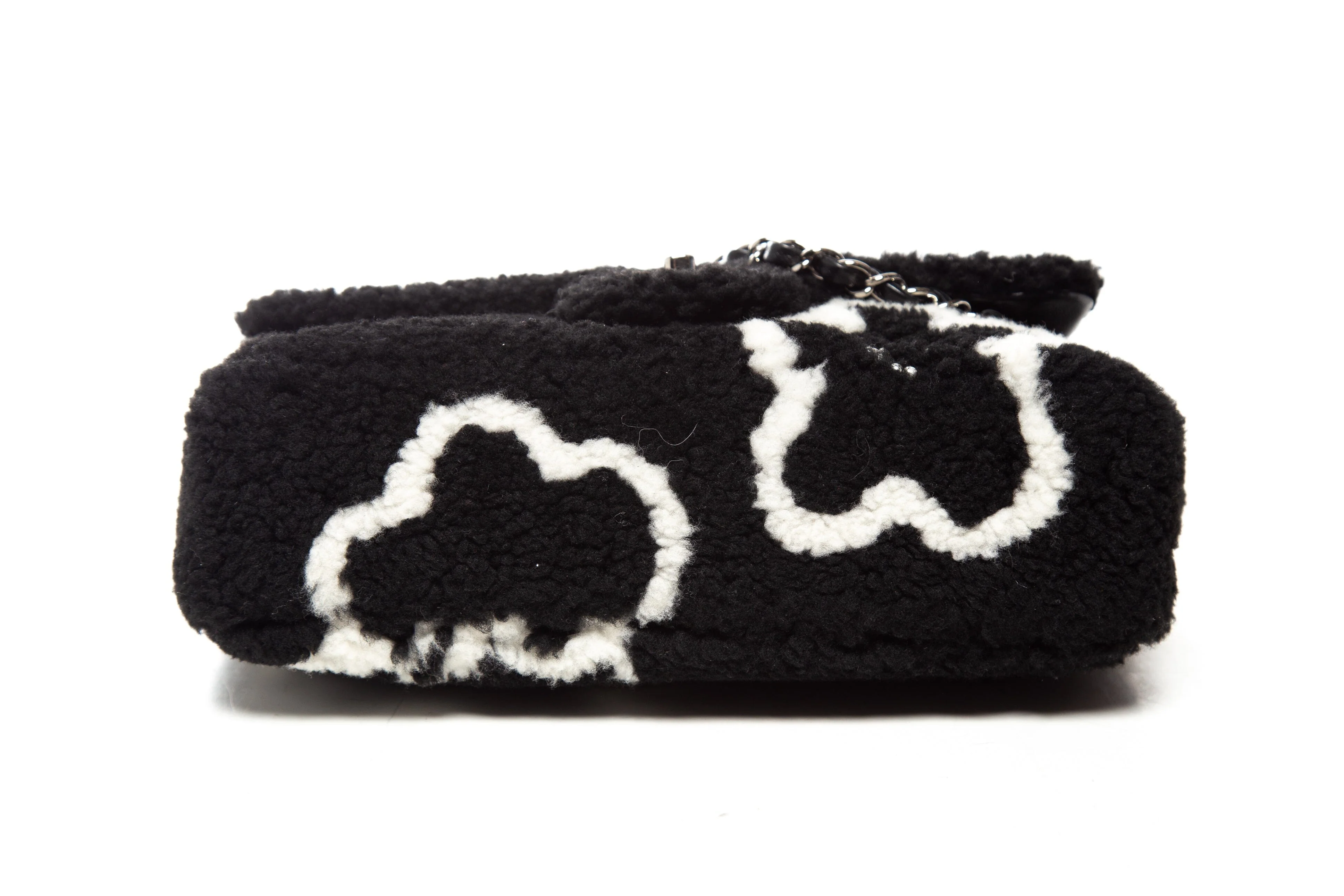Chanel '22-23 Black and White Shearling Camellia Single Flap Bag - Image 5