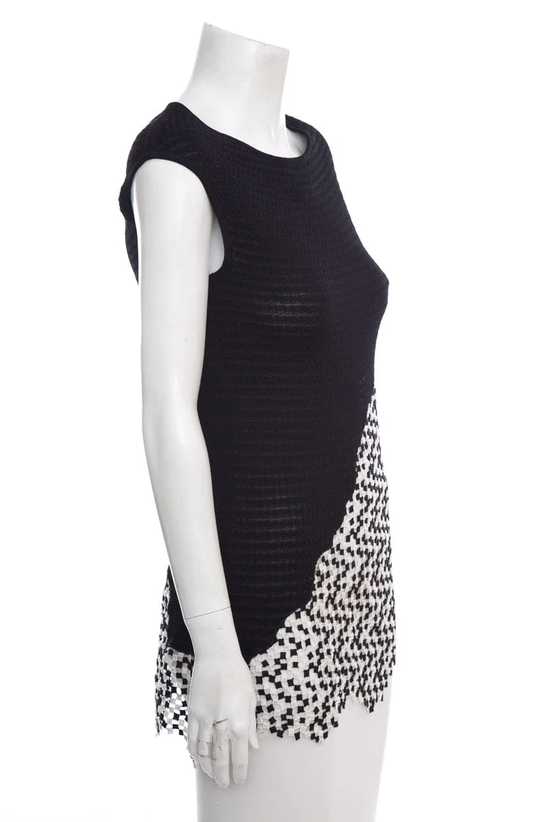 Chanel Black and White Sleeveless Blouse SZ 36 - Image 2