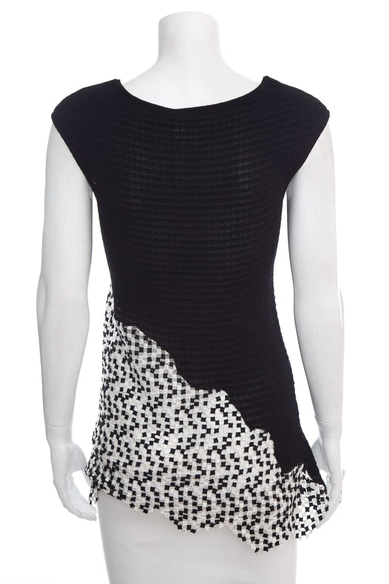 Chanel Black and White Sleeveless Blouse SZ 36 - Image 3