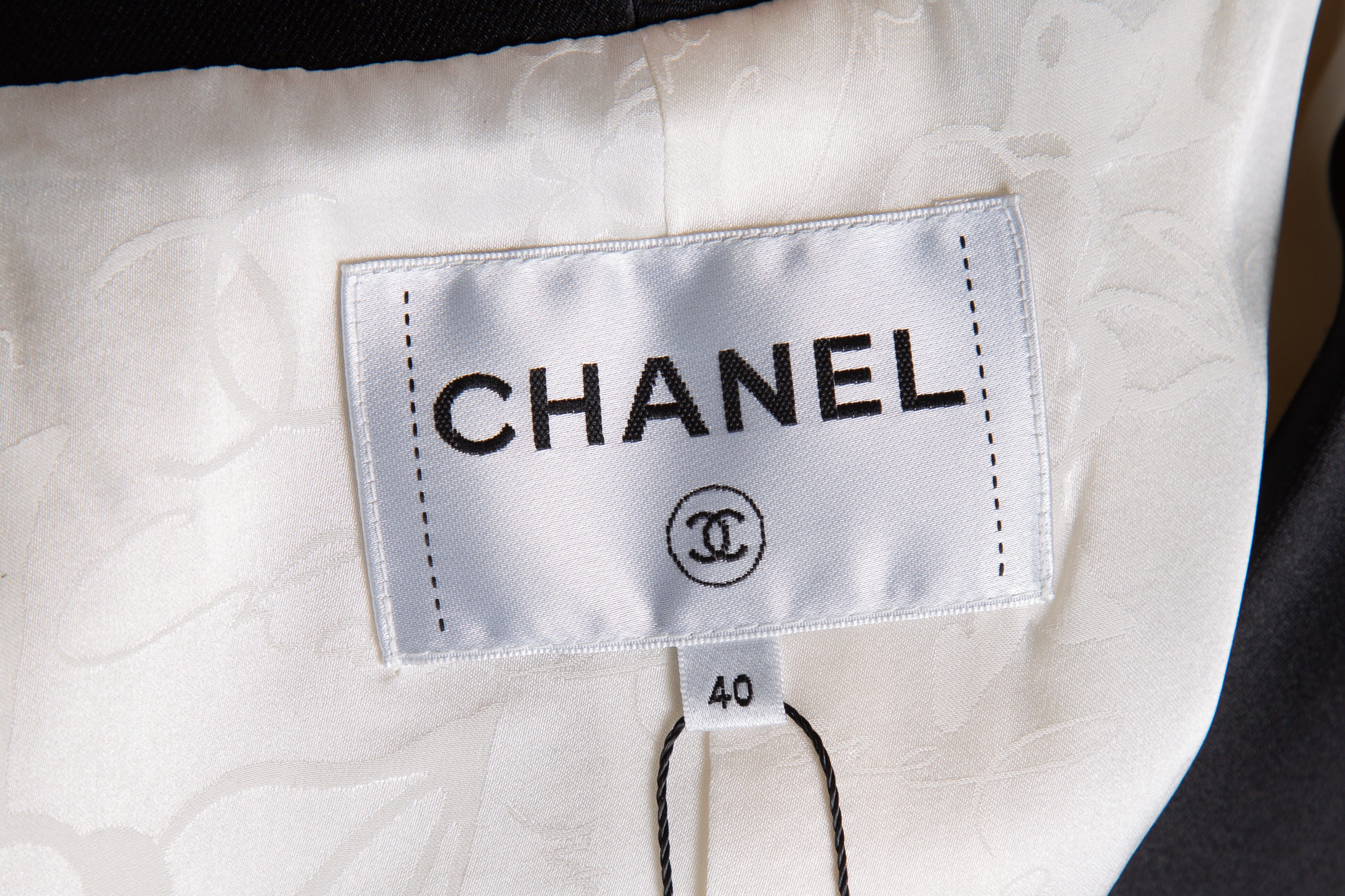 Chanel Black & White Blazer SZ 40 - Image 4