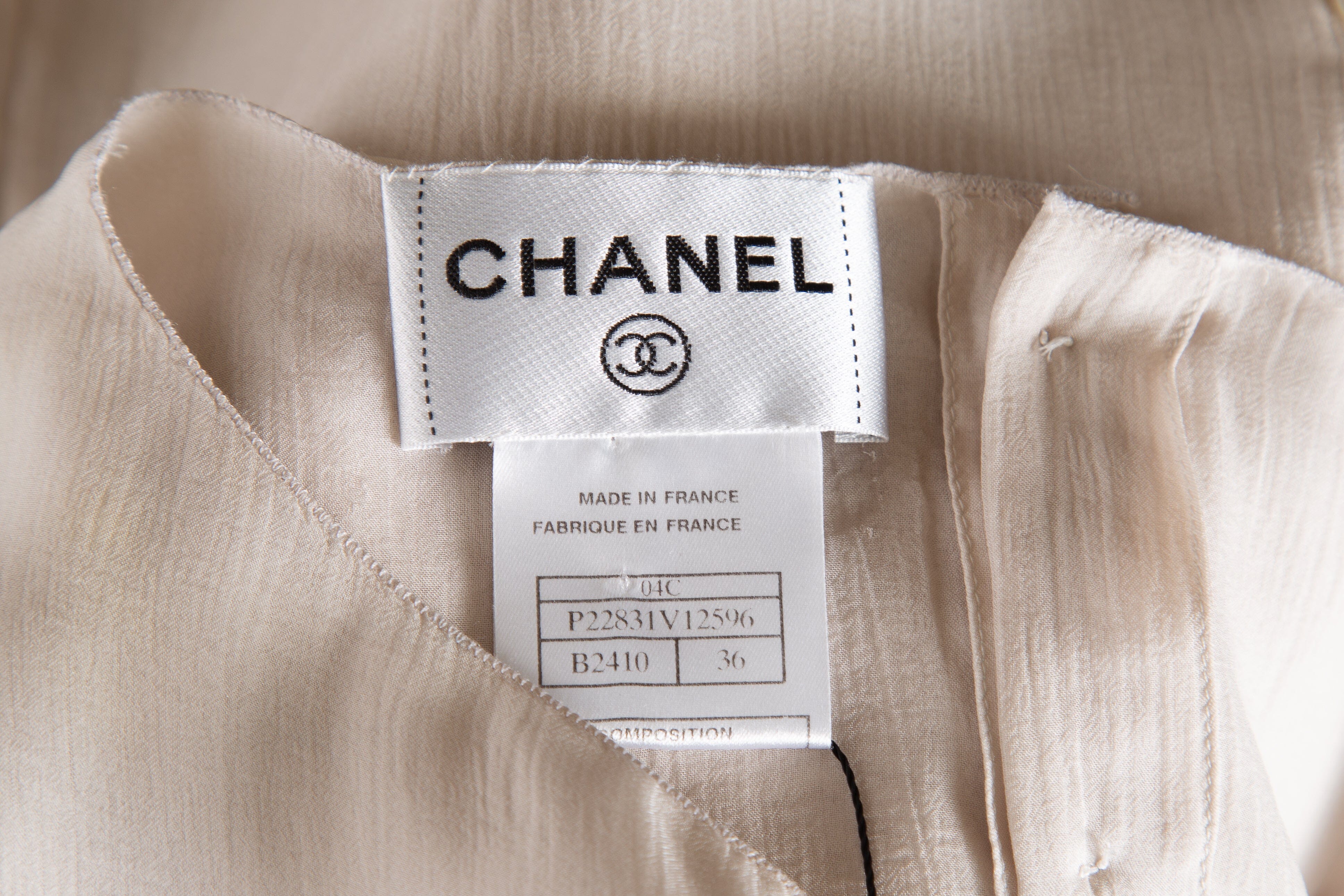 Chanel Ivory Sleeveless Button Up Back Tank - Image 4