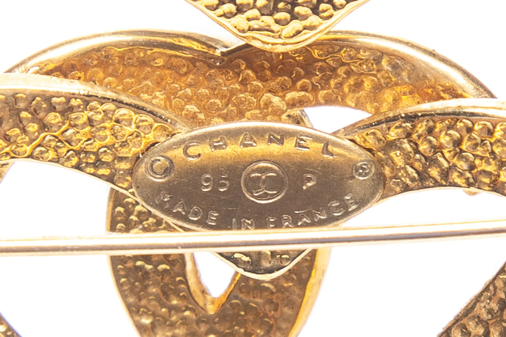 Chanel Vintage 1995 Spring Double Heart Gold Brooch - Image 4