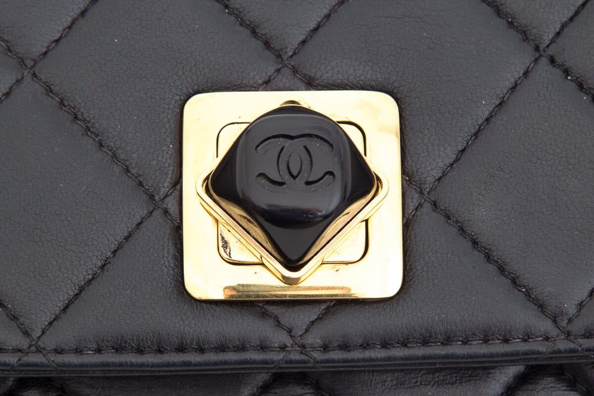 Chanel Vintage 1999 Black Quilted Lambskin Flapbag Handbag - Image 6