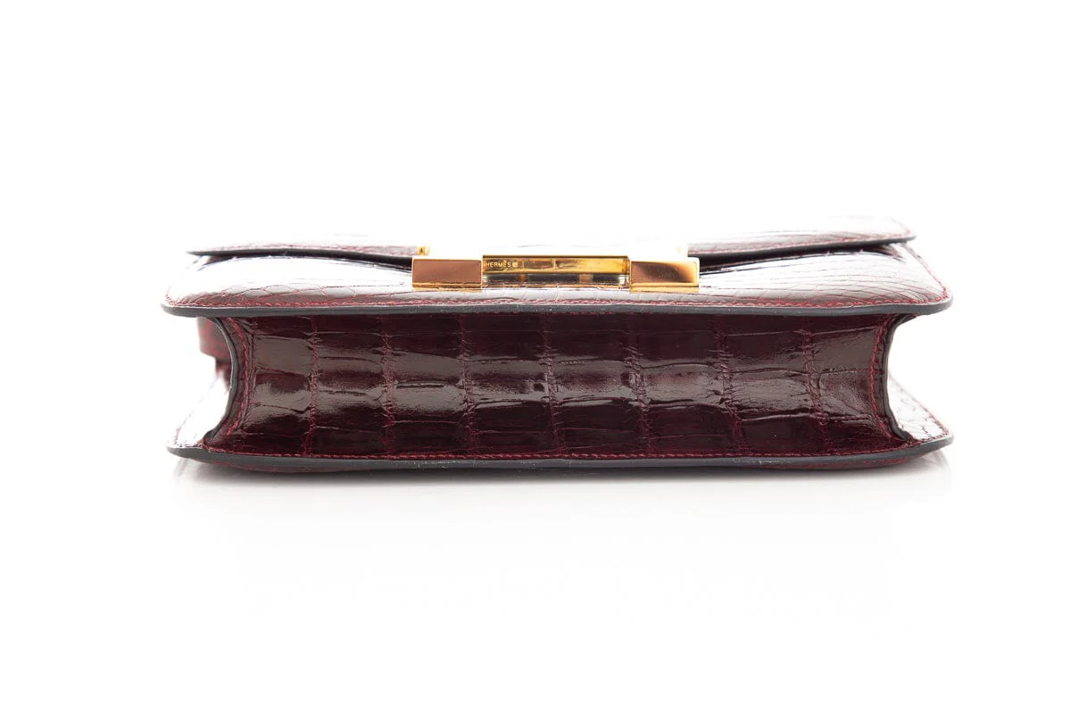Hermès Shiny Niloticus Croc Constance 24 Bordeaux Handbag - Image 5