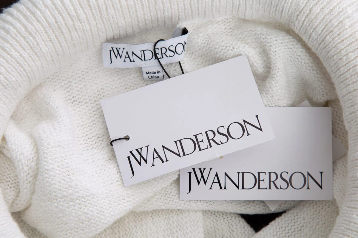 J.W. Anderson White Bumper Trim Sweater SZ L NWT - Image 4