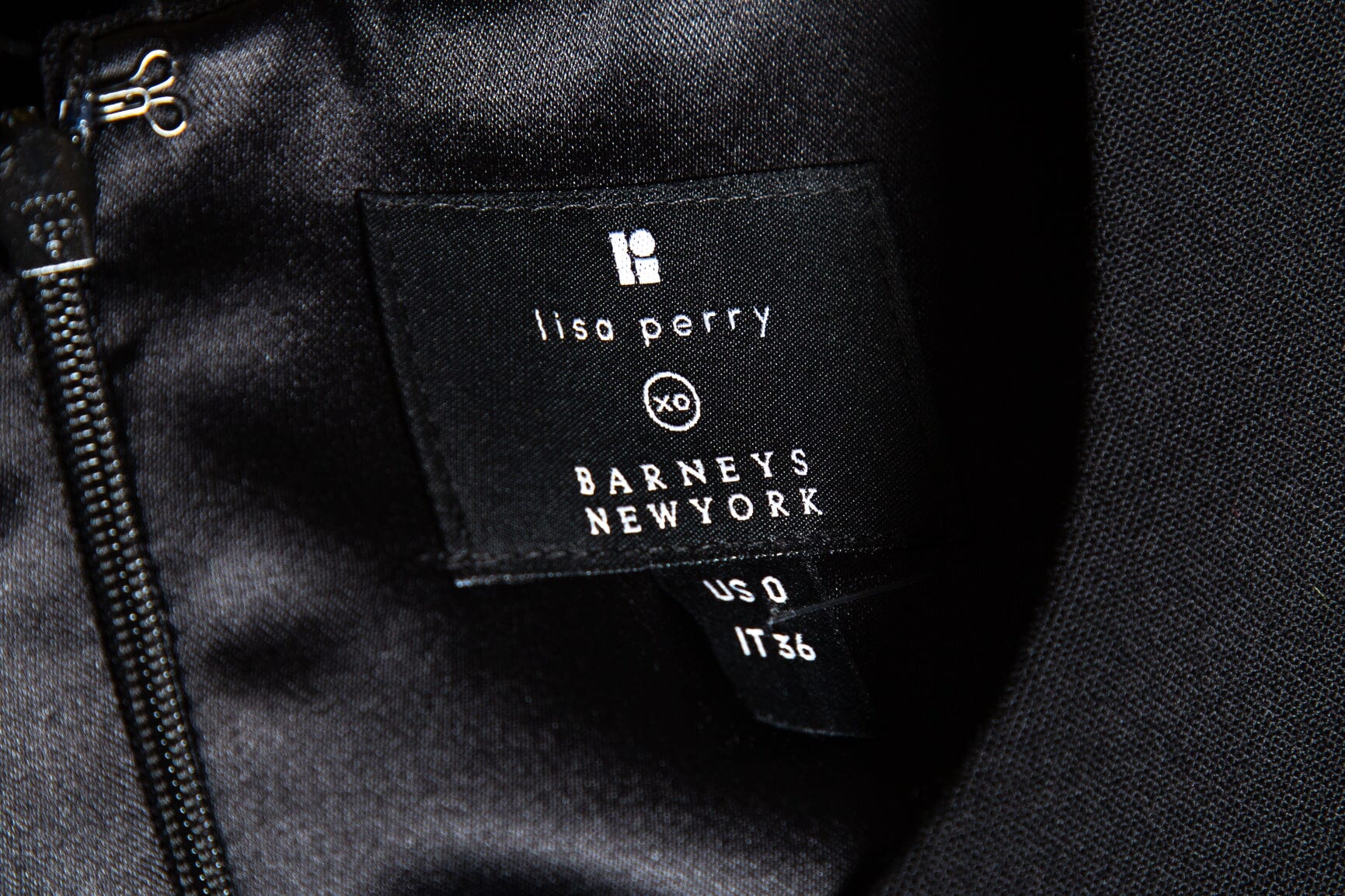 Lisa Perry Black Floral Embroidered Shift Dress SZ 0 - Image 4