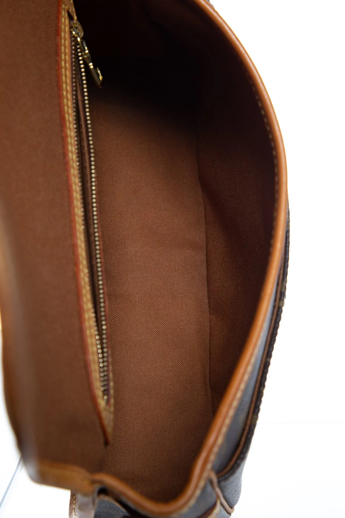 Louis Vuitton Brown Canvas Monogram Sologne Handbag - Image 8