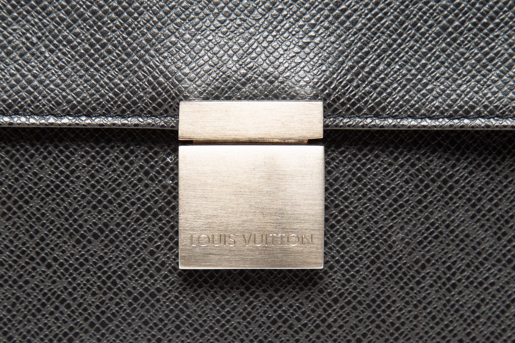 Louis Vuitton Slate Gray Taiga Leather Briefcase - Image 5