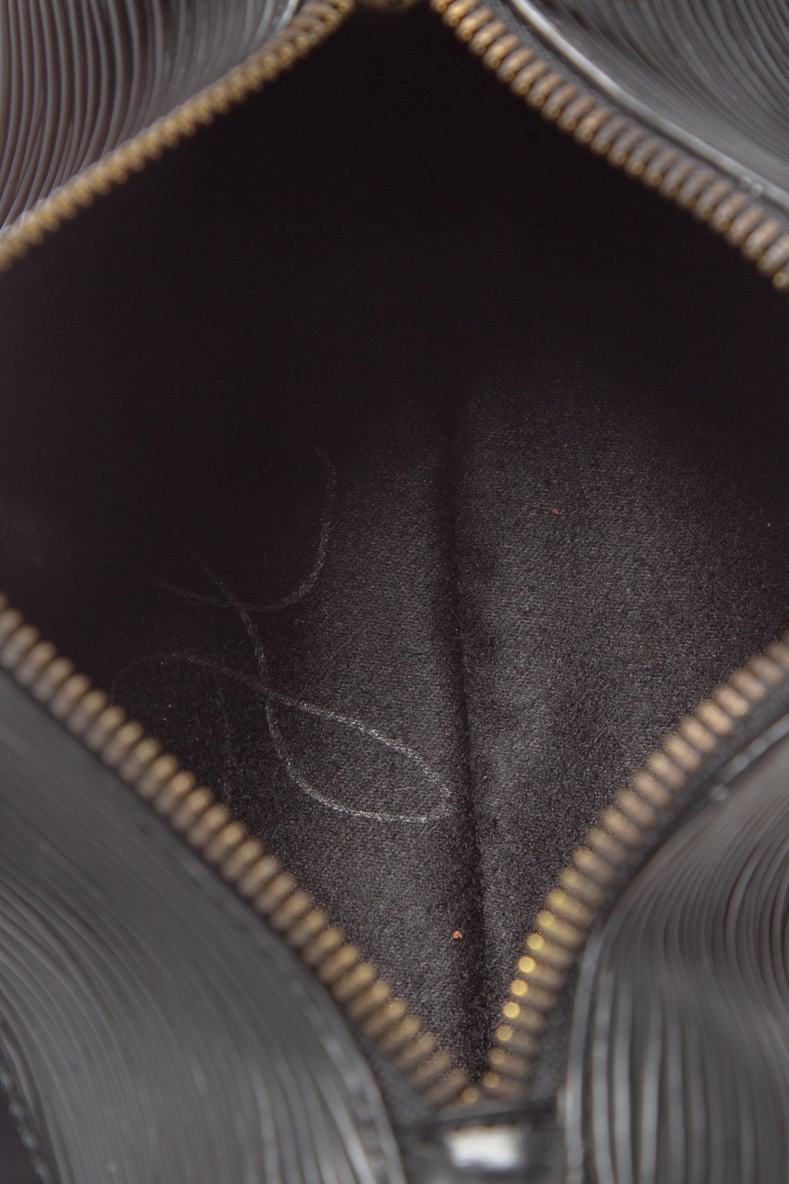 Louis Vuitton Vintage Black Epi Leather Papillion Pochette - Image 6
