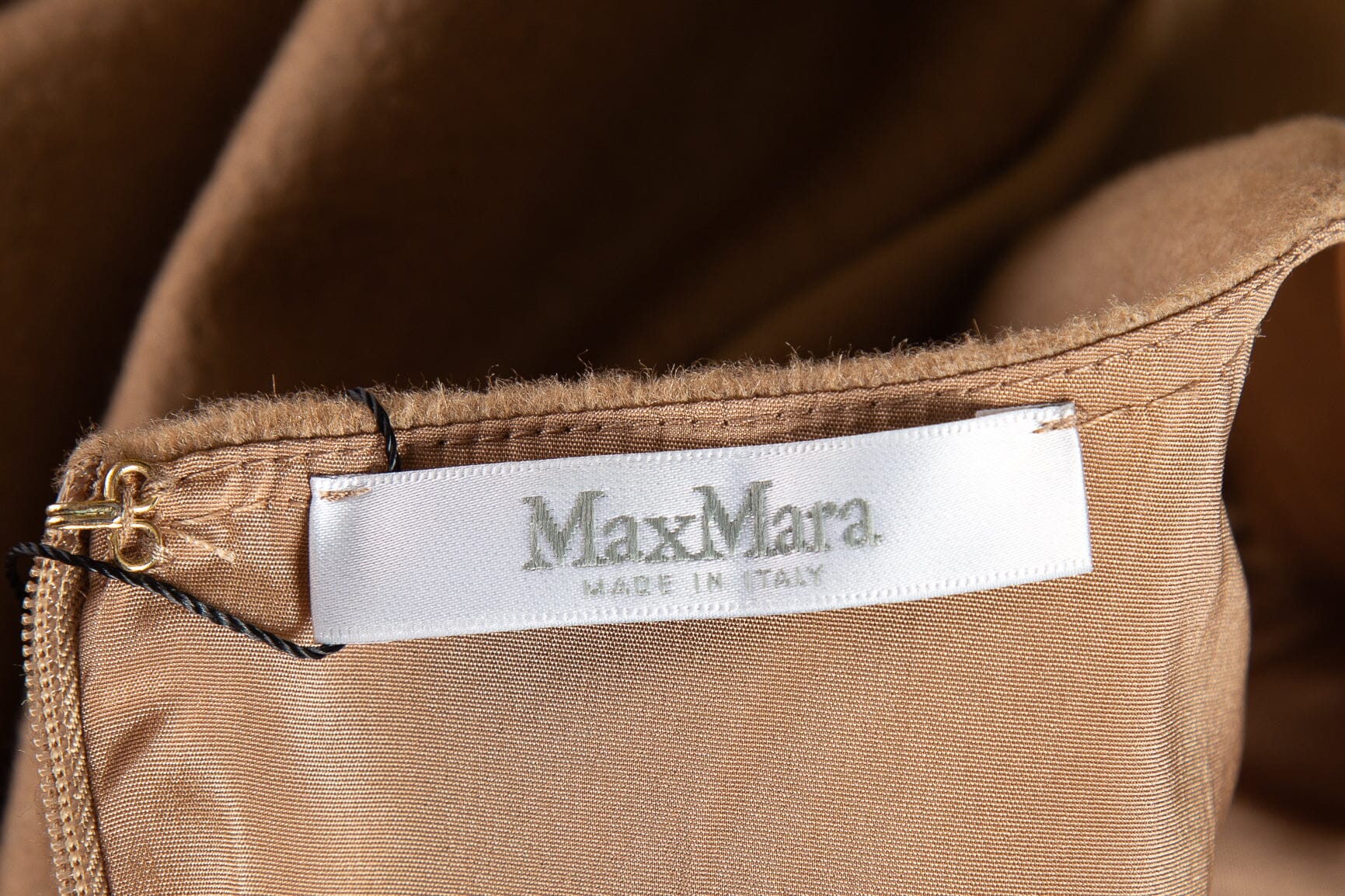 Max Mara Camel Shift Dress SZ M - Image 4