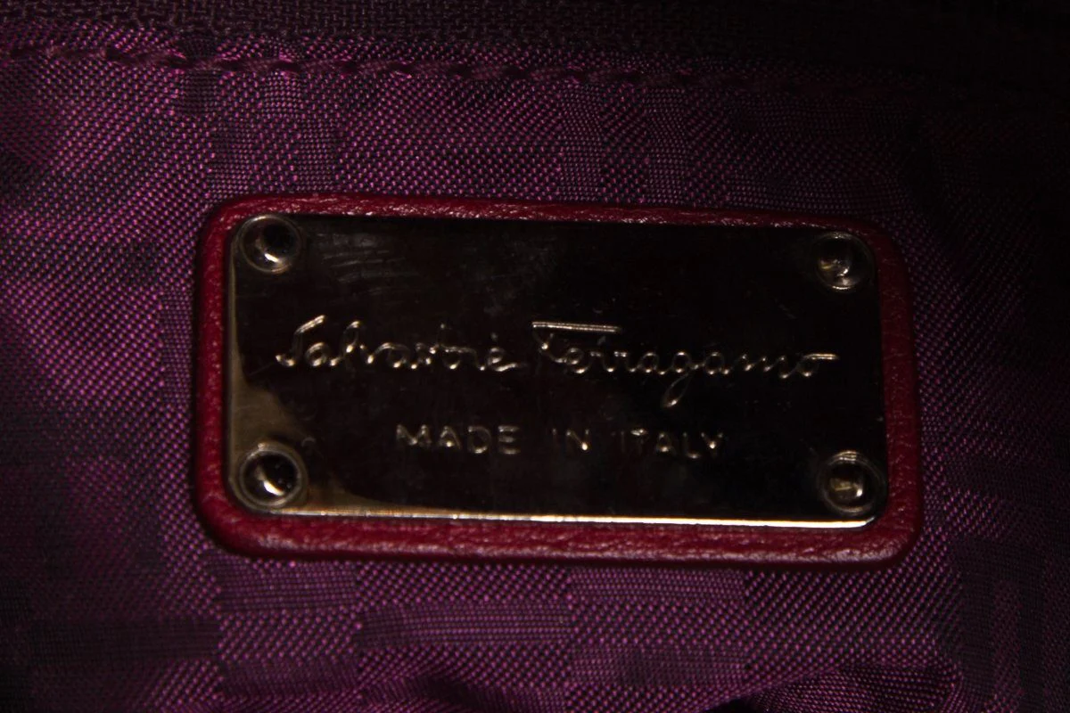 Salvatore Ferragamo Red Grained Leather Handle Bag - Image 11