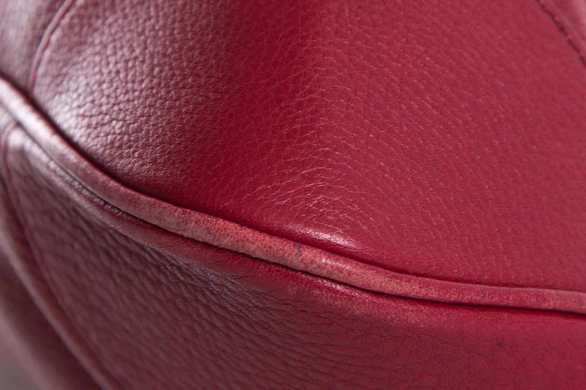 Salvatore Ferragamo Red Grained Leather Handle Bag - Image 9