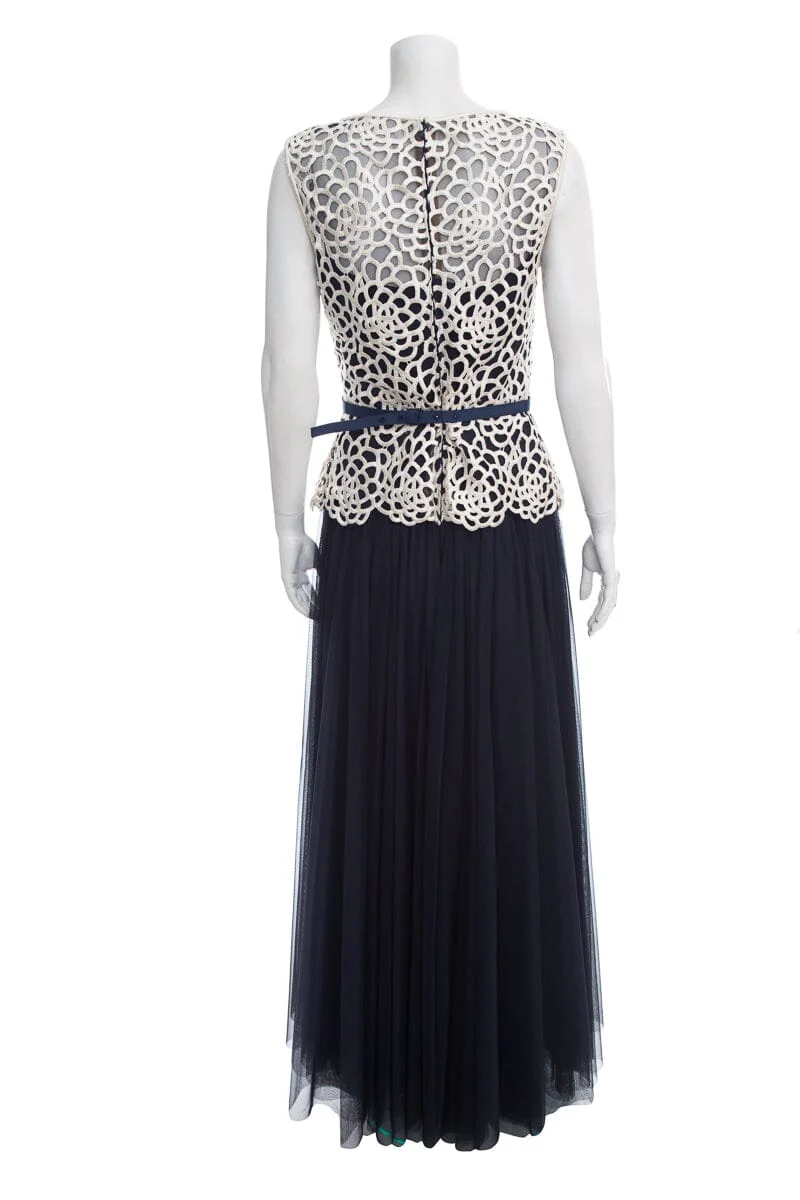 Tadashi Shoji White & Navy Knit Lace Gown SZ 6 - Image 3